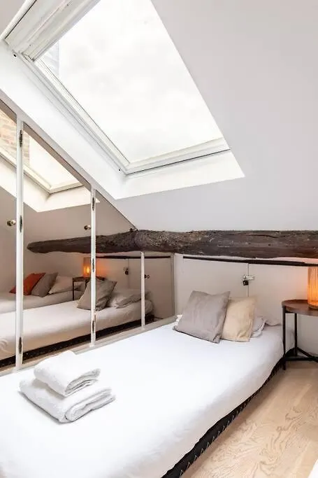파리 Heart Of Saint-Germain Only 3 Minutes From The Amaizing Luxembourg Gardens 아파트
