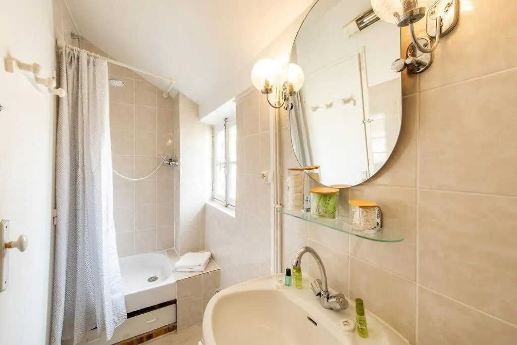 파리 Heart Of Saint-Germain Only 3 Minutes From The Amaizing Luxembourg Gardens 아파트