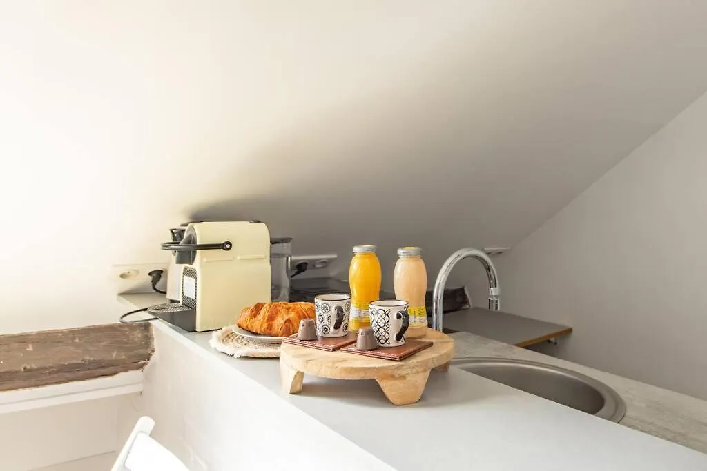 파리 Heart Of Saint-Germain Only 3 Minutes From The Amaizing Luxembourg Gardens 아파트 프랑스