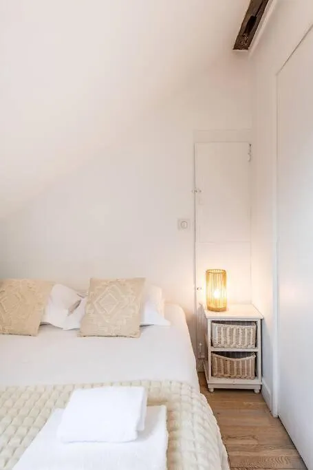 파리 Heart Of Saint-Germain Only 3 Minutes From The Amaizing Luxembourg Gardens 아파트