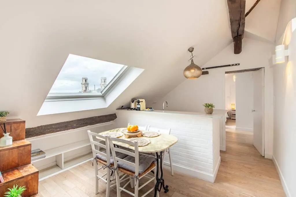 파리 Heart Of Saint-Germain Only 3 Minutes From The Amaizing Luxembourg Gardens 아파트 0*,