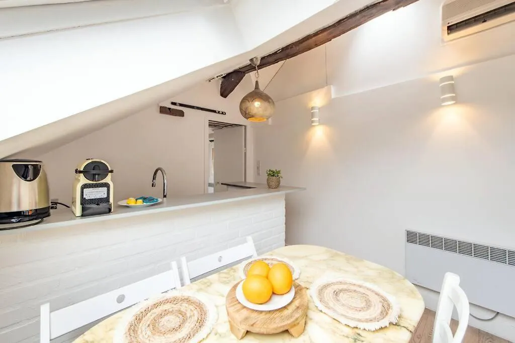 파리 Heart Of Saint-Germain Only 3 Minutes From The Amaizing Luxembourg Gardens 아파트 0*,  프랑스